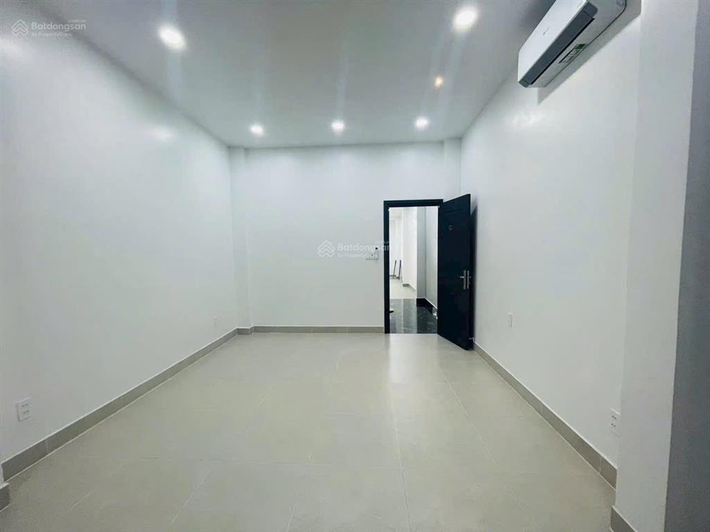 Cho thuê nhà mặt tiền đường trần thiện chánh q.10