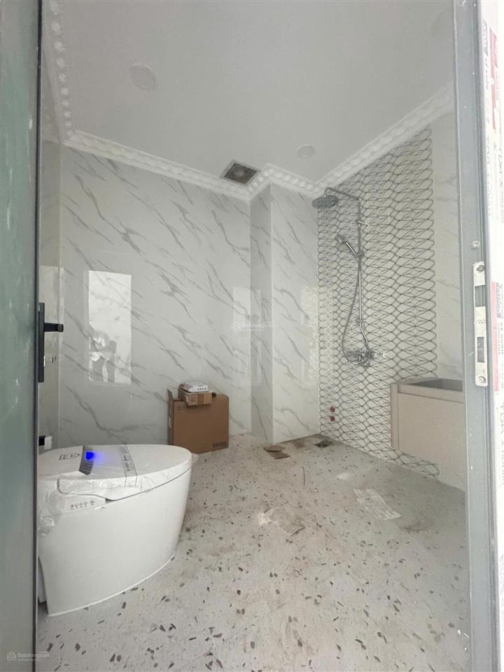 Cho thuê nhà mặt tiền đường 3 tháng 2  quận 10