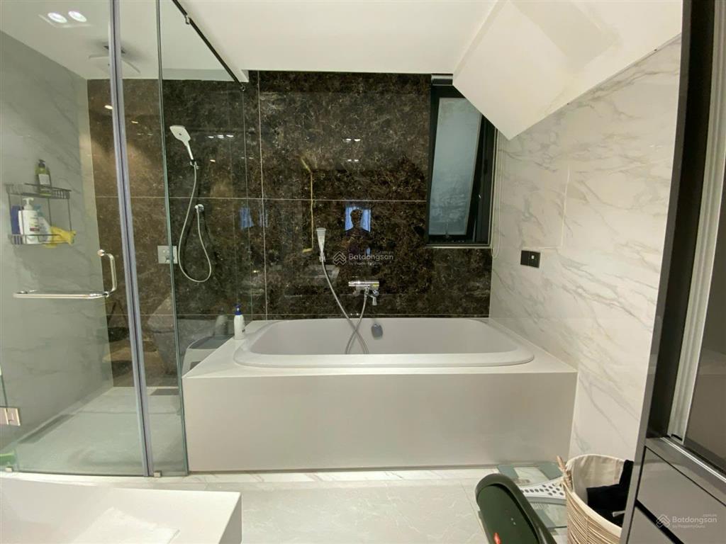 Cần tiền bán gấp ch nam phúc  le jardin  quận 7, dt 124m2, giá 12,5 tỷ.  0934 990 ***
