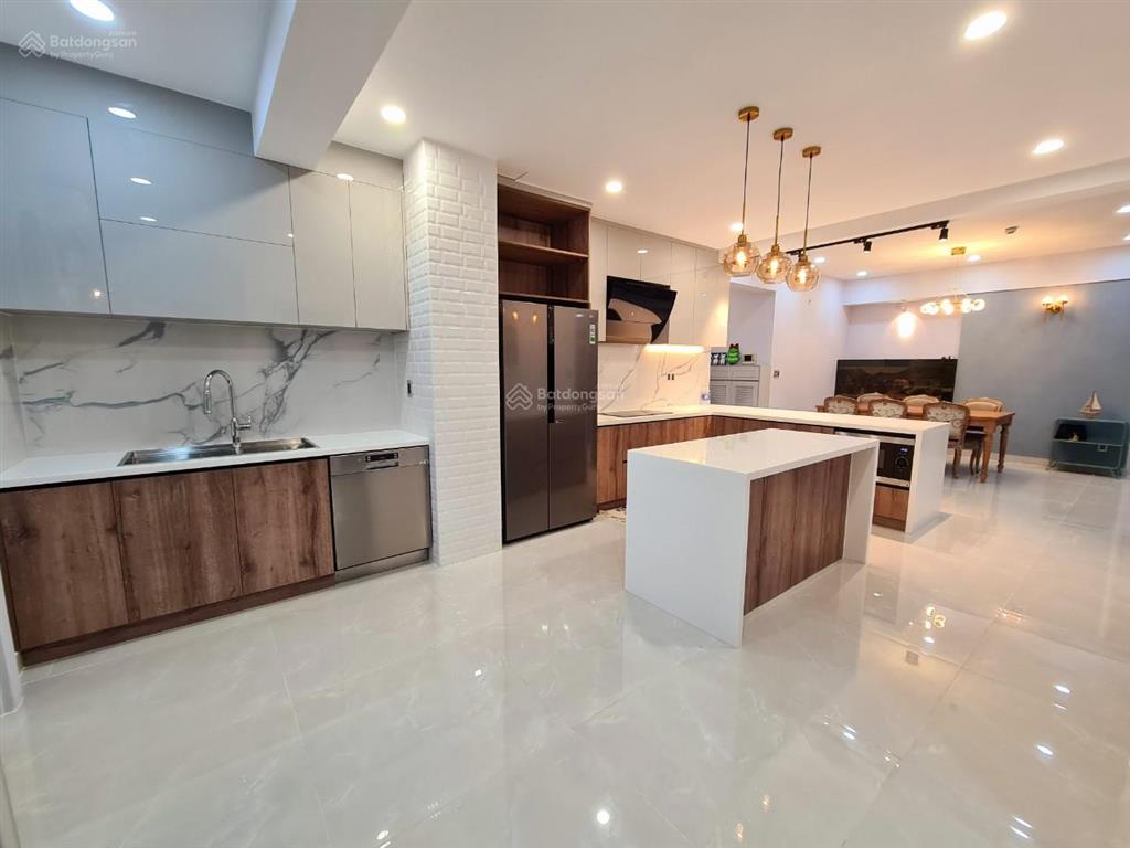 Bán căn hộ riverside residences. dt 147m2 3pn full nt, lầu cao, view sông. giá 14 tỷ. 0934 990 ***
