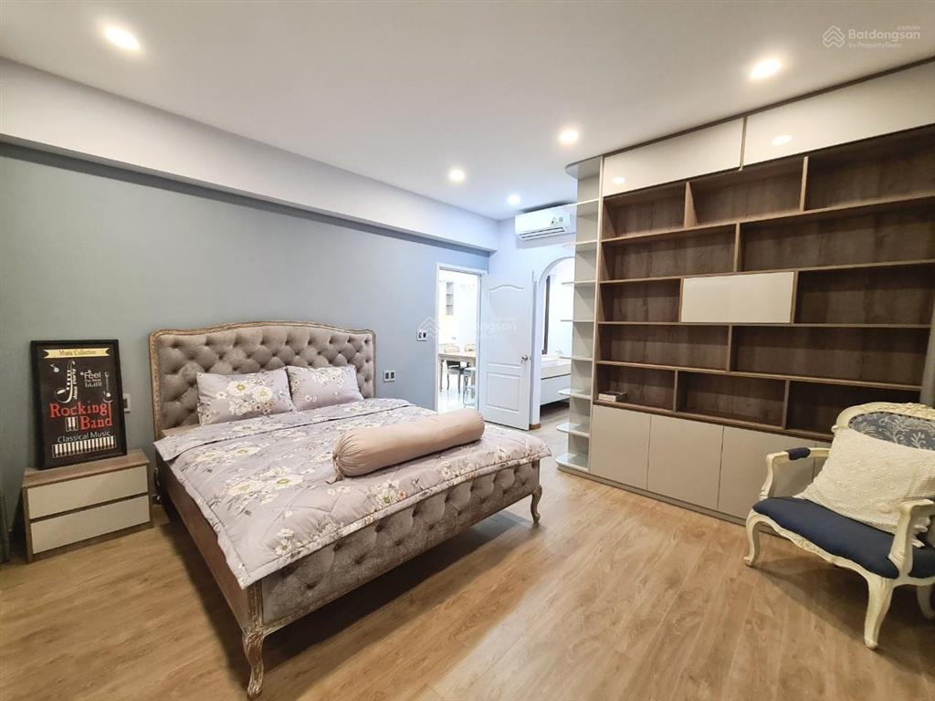 Bán căn hộ riverside residences. dt 147m2 3pn full nt, lầu cao, view sông. giá 14 tỷ. 0934 990 ***