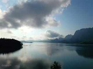 Bán lô đất thổ cư bám hồ hòa bình view núi hồ cực đẹp