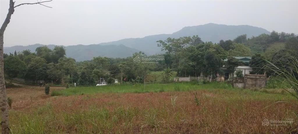 900m đất đẹp sẵn 300m đất ở đường rộng, thế đất đẹp chỉ cách hà nội khoảng 75km