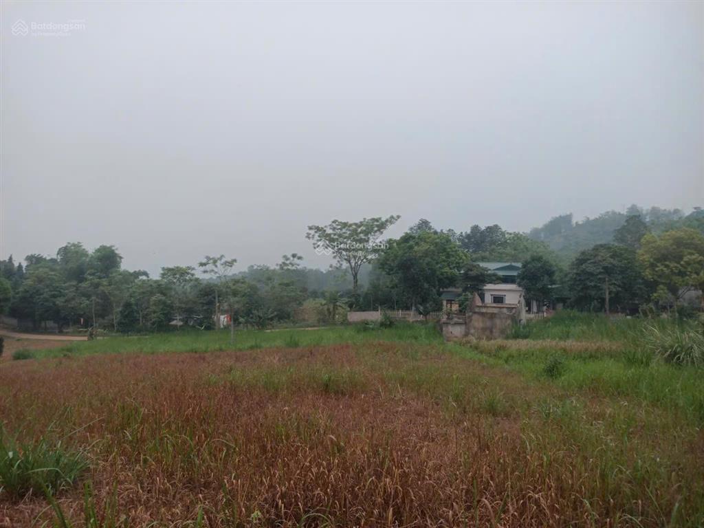 900m đất đẹp sẵn 300m đất ở đường rộng, thế đất đẹp chỉ cách hà nội khoảng 75km