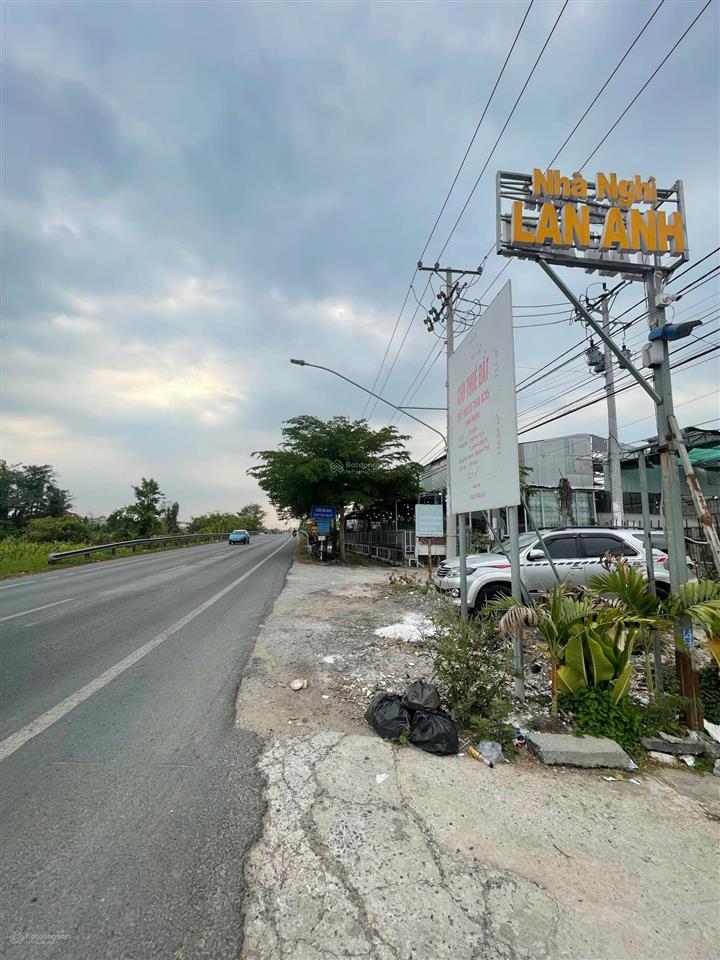 Nhà nghỉ 21 phòng mặt tiền quốc lộ 61c, doanh thu đều và tốt giá rẻ