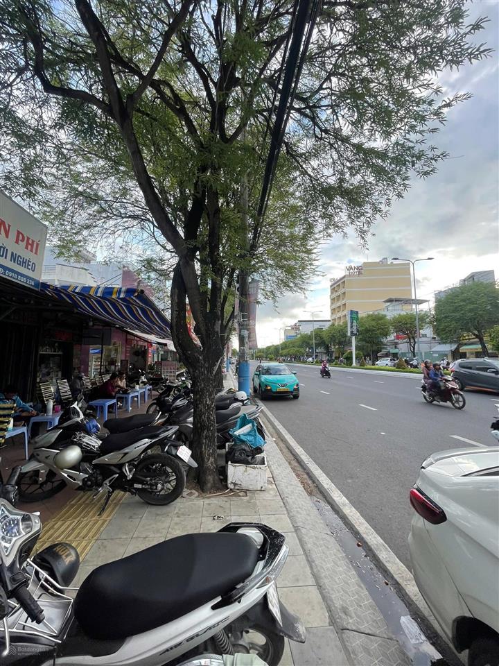 Chủ gốc nhà trệt mặt tiền đường 30/4