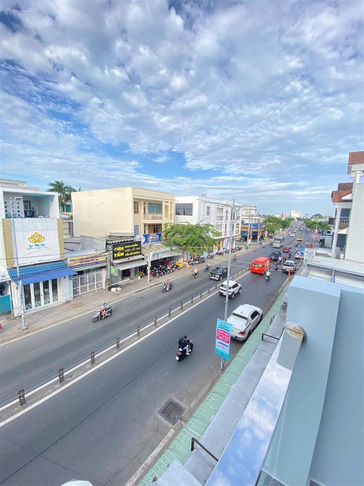 Mặt tiền trần hoàng na, chủ gốc 1 trệt 2 lầu