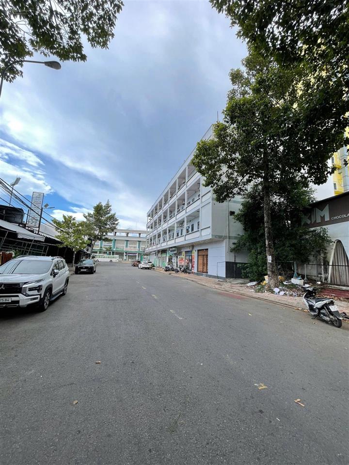 Mặt tiền trần quang khải, cách đường lê lợi 1 căn nhà