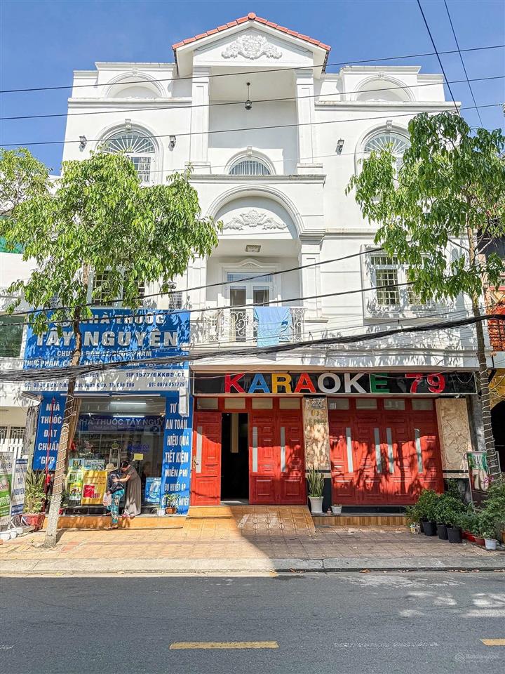Mặt tiền đường lê bình bán karaoke đang hoạt động