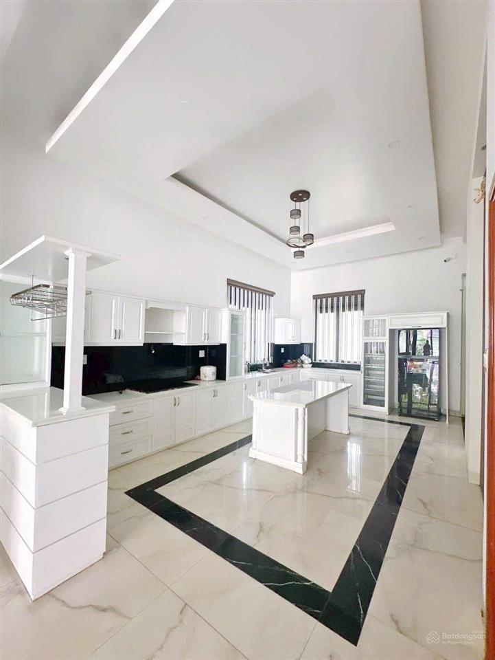 Biệt thự cho thuê nguyễn văn cừ