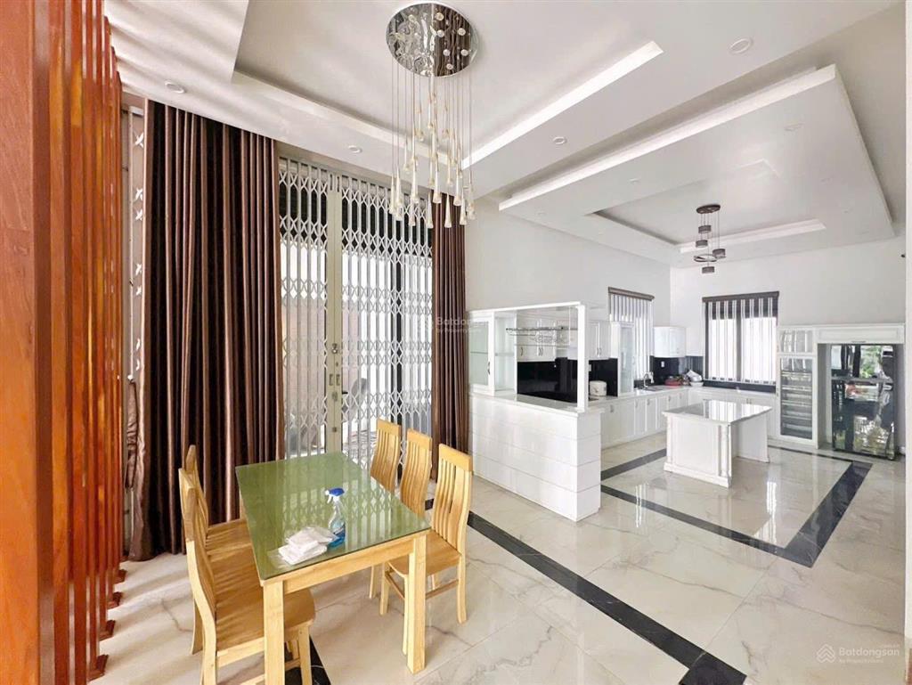 Biệt thự cho thuê nguyễn văn cừ