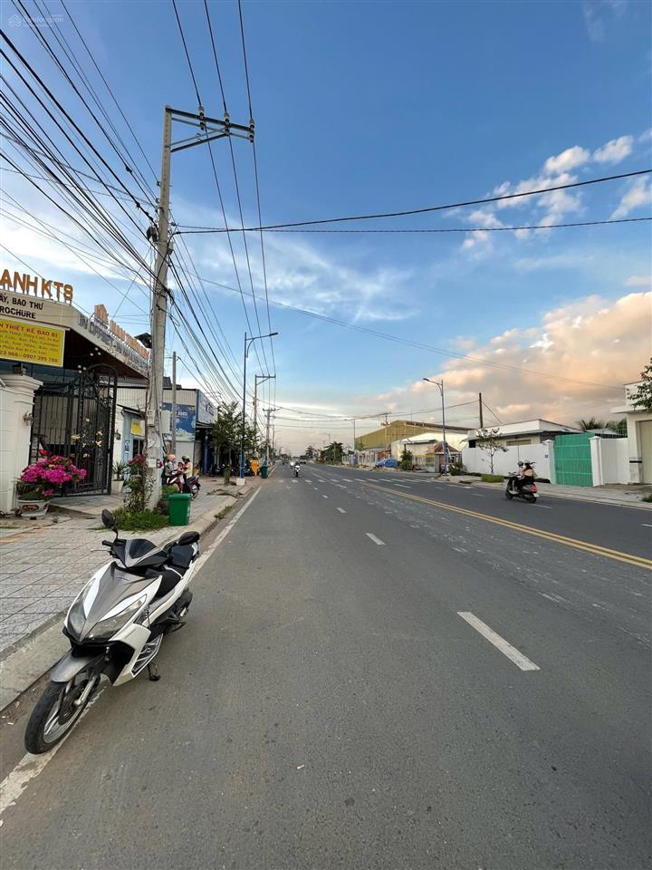 Cặp nhà có bán lẻ mặt tiền hoàng quốc việt ngang 11 mét