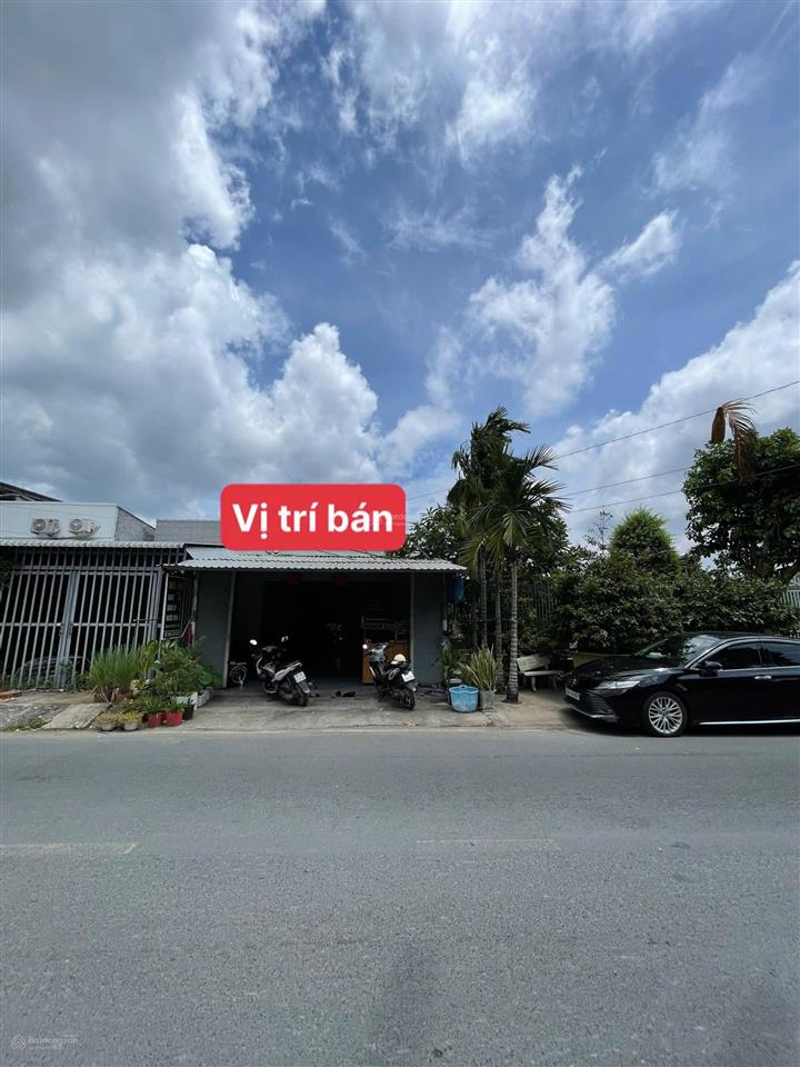 Giảm 100 triệu mặt tiền chí sinh kế căn nhà màu tím