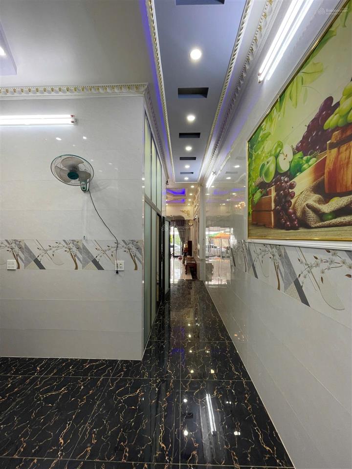 Chủ gốc nhà trệt 2 lầu đường số 20 trung tâm thương mại phong điền  sát phan văn trị