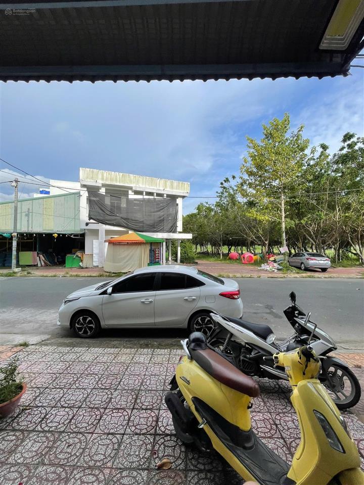 Chủ gốc nhà trệt 2 lầu đường số 20 trung tâm thương mại phong điền  sát phan văn trị