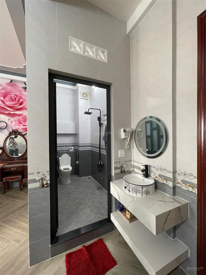 Chủ gốc nhà trệt 2 lầu đường số 20 trung tâm thương mại phong điền  sát phan văn trị