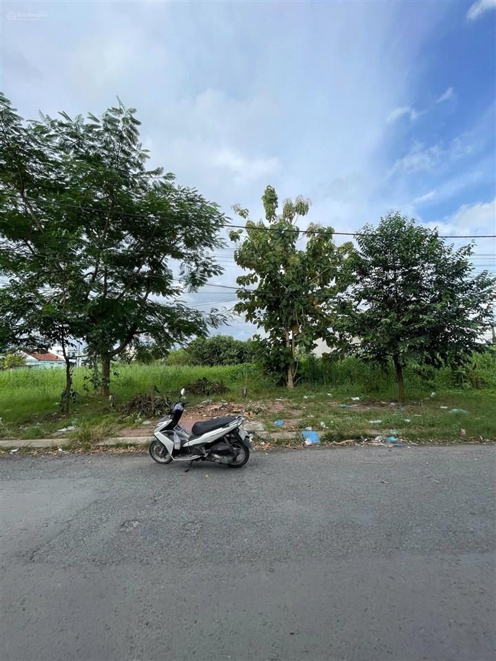 Nguyễn văn cừ vào 30 mét đường số 19 trung tâm thương mại phong điền thông phan văn trị