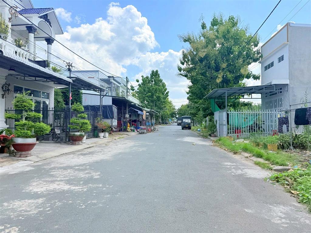 Giảm 200 triệu đường số 18, trung tâm thương mại phong điền