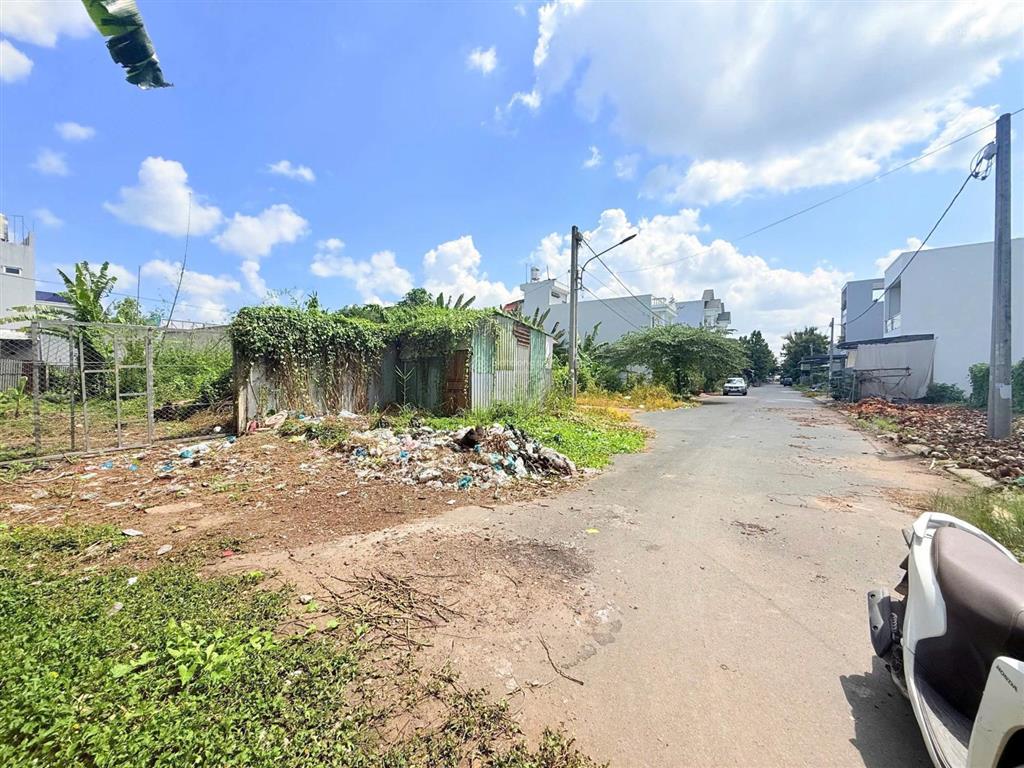 Giảm 200 triệu đường số 18, trung tâm thương mại phong điền