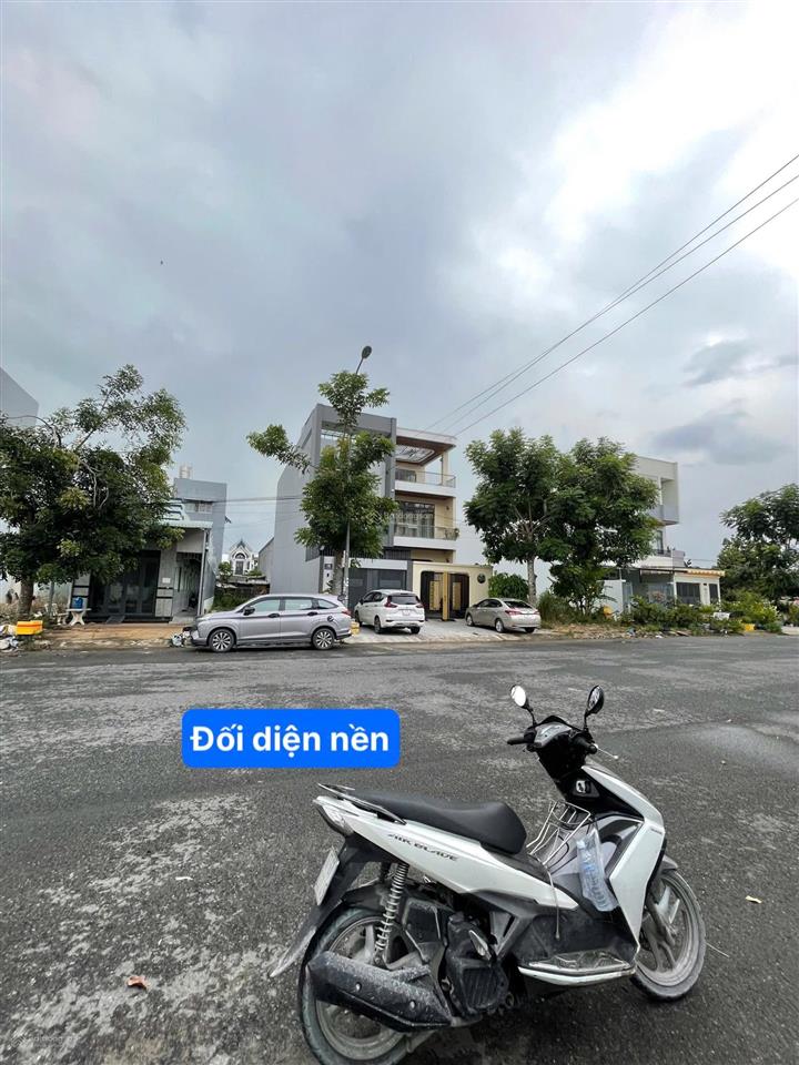 Rẻ hơn 300 triệu  nền 120 m2 đường a3, kdc phú an