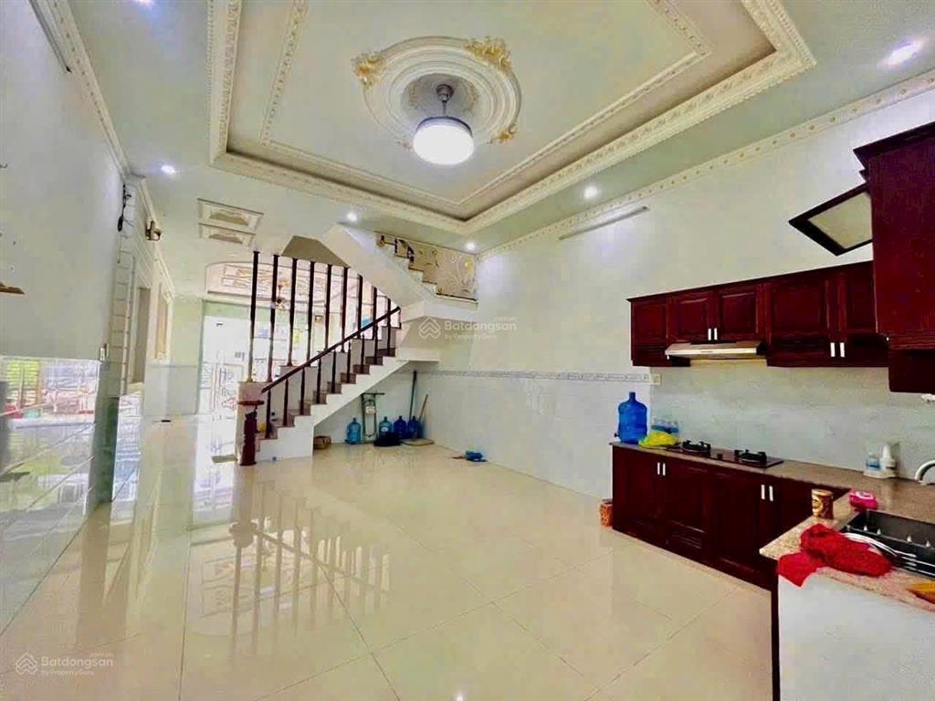 Nhà trệt 2 lầu hoàn công văn hoá tây đô