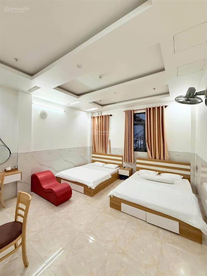 Nhà nghỉ 15 phòng 1 trệt 5 lầu mặt tiền đường mậu thân nối dài