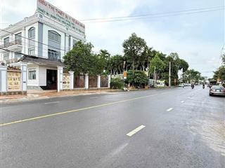 Nhà nghỉ 17 phòng mặt tiền trần hưng đạo 1 trệt 2 lầu