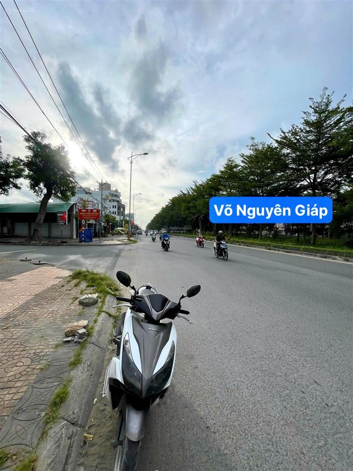 2 mặt tiền võ nguyên giáp và đường số 1 kdc diệu hiền có 3 nền liền kề