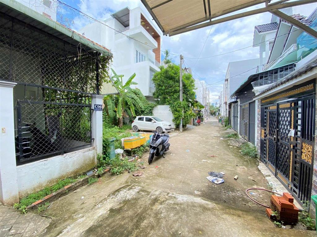 Nền xây trọ cách đại học fpt 500 mét kdc mặt trời đỏ