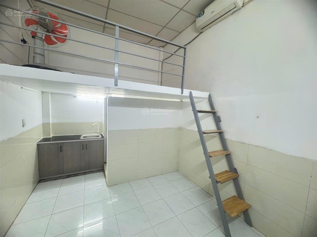 Phòng trọ gác máy lạnh thoáng mát mã lò gần aeon bình tân .