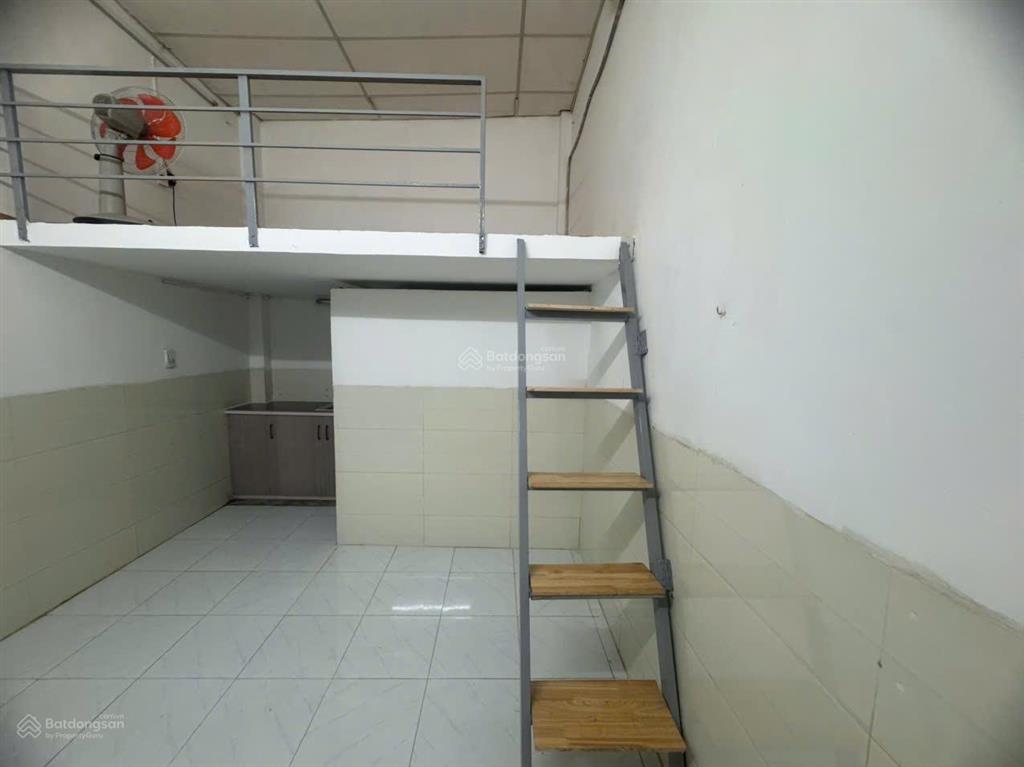 Phòng trọ gác máy lạnh thoáng mát mã lò gần aeon bình tân .
