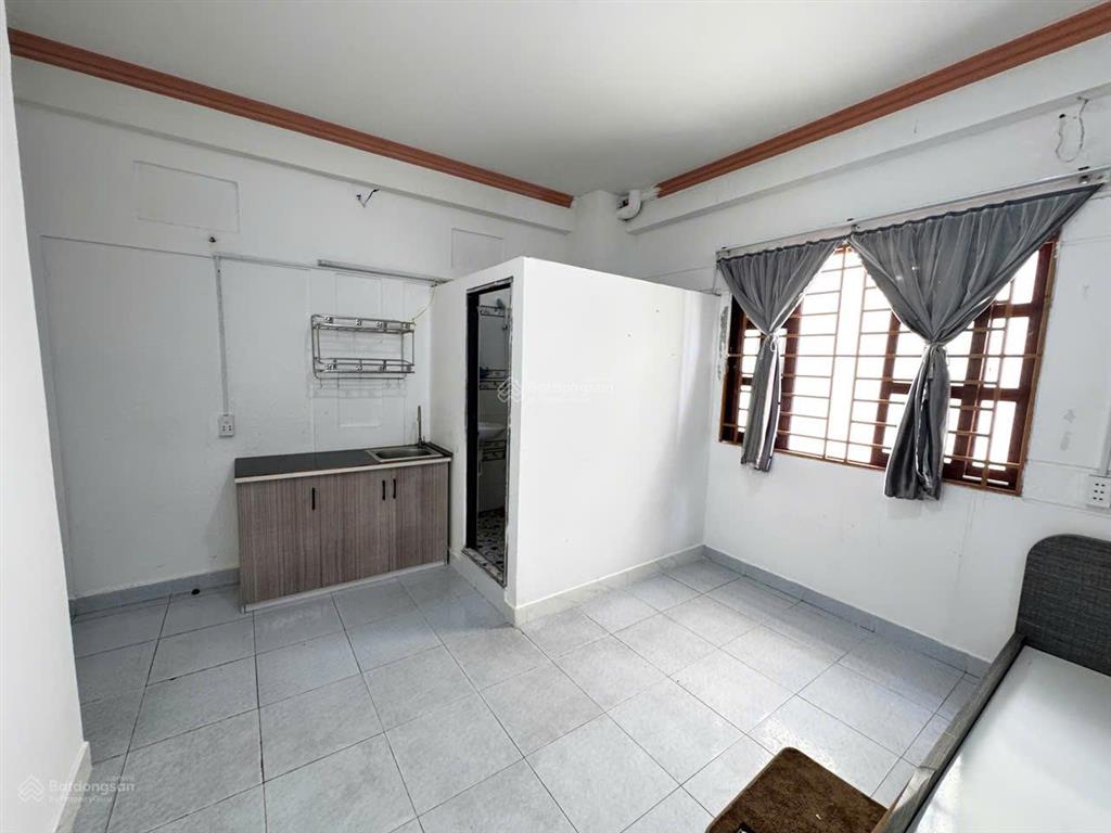Phòng giá rẻ máy lạnh đường tên lửa gần aeon bình tân