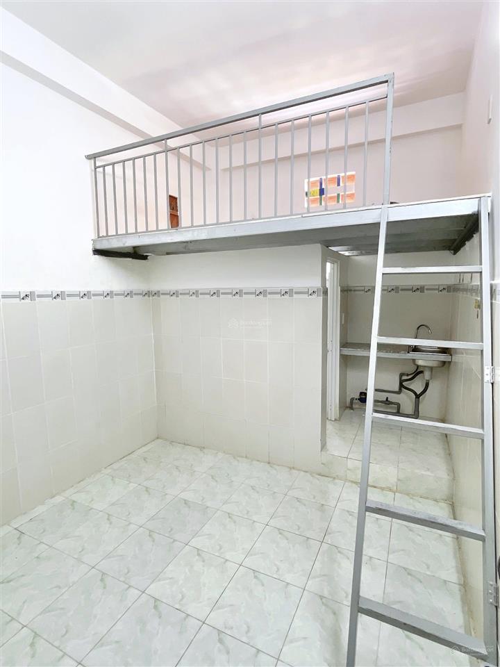 Phòng trọ gác cao thoáng mát chỉ 2tr5 ngay trần thị cờ, gần đh nguyễn tất thành