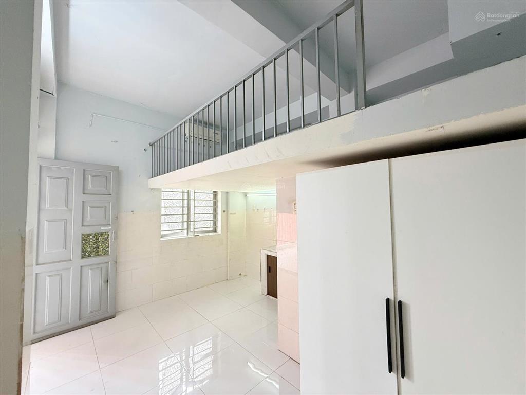 Phòng gác giá rẻ thoáng phan huy ích gần emart ,chợ cầu