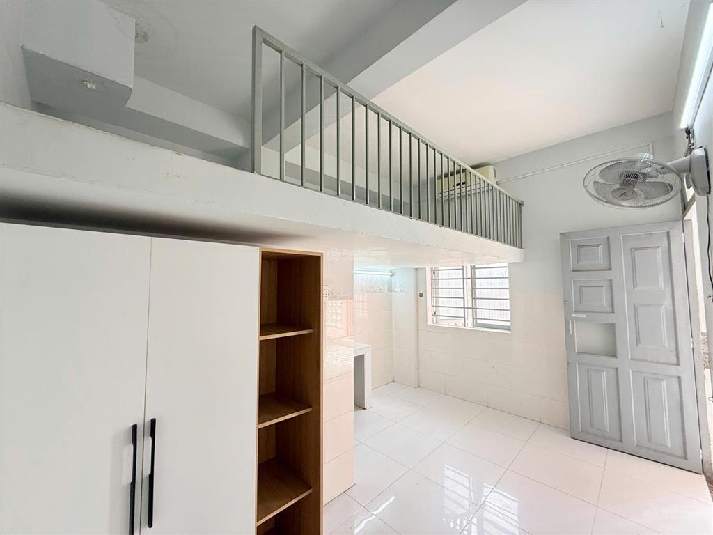 Phòng gác giá rẻ thoáng phan huy ích gần emart ,chợ cầu