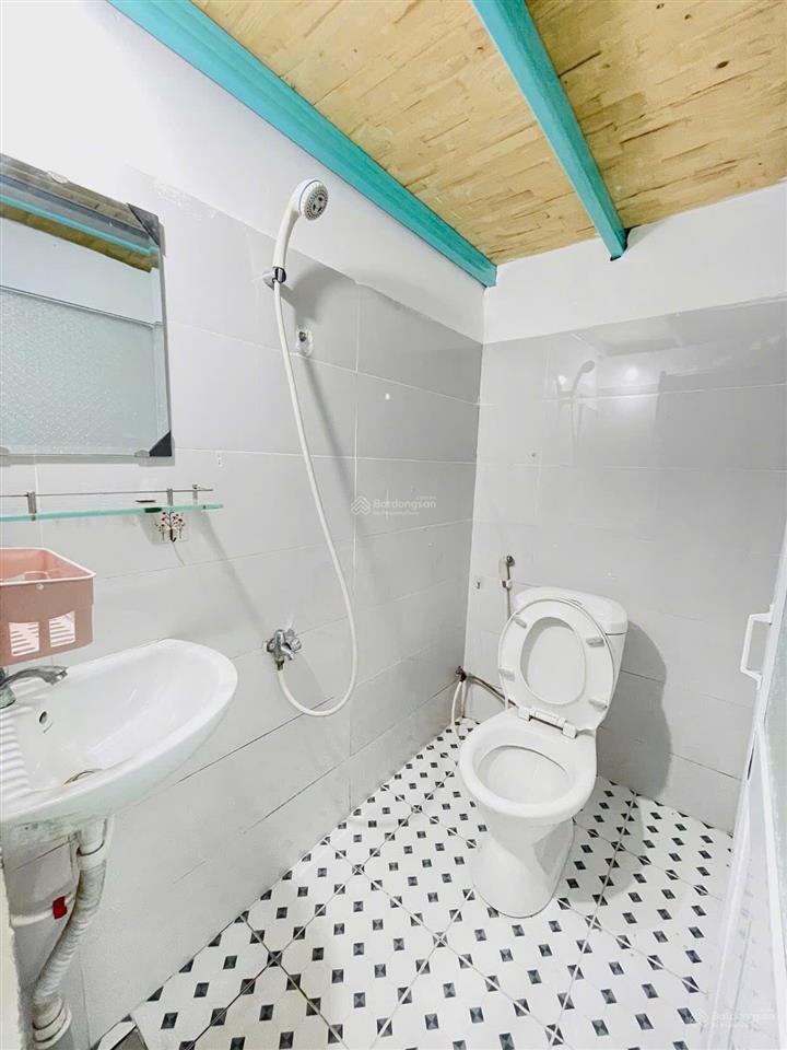 Phòng trọ gác cao cửa sổ thoáng ngay trường chinh gần đh văn hiến, đh công thương