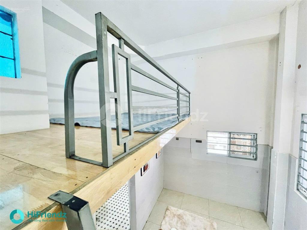 Phòng trọ gác cao cửa sổ thoáng ngay trường chinh gần đh văn hiến, đh công thương