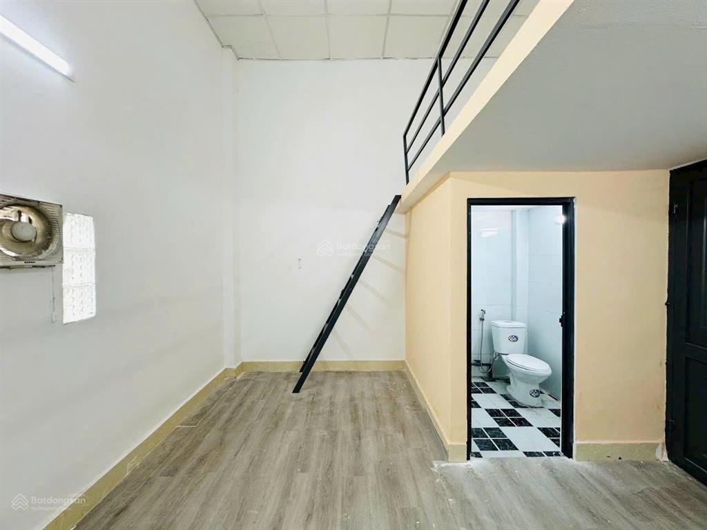 Phòng full nội thất gác cao giá rẻ ngay đại học văn hiến