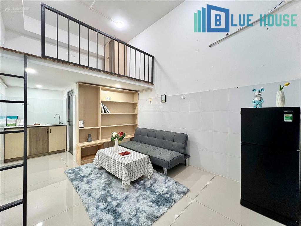 Phòng gác cao cửa sổ thoáng full nội thất hòa bình gần đầm sen ,đại học văn hiến .
