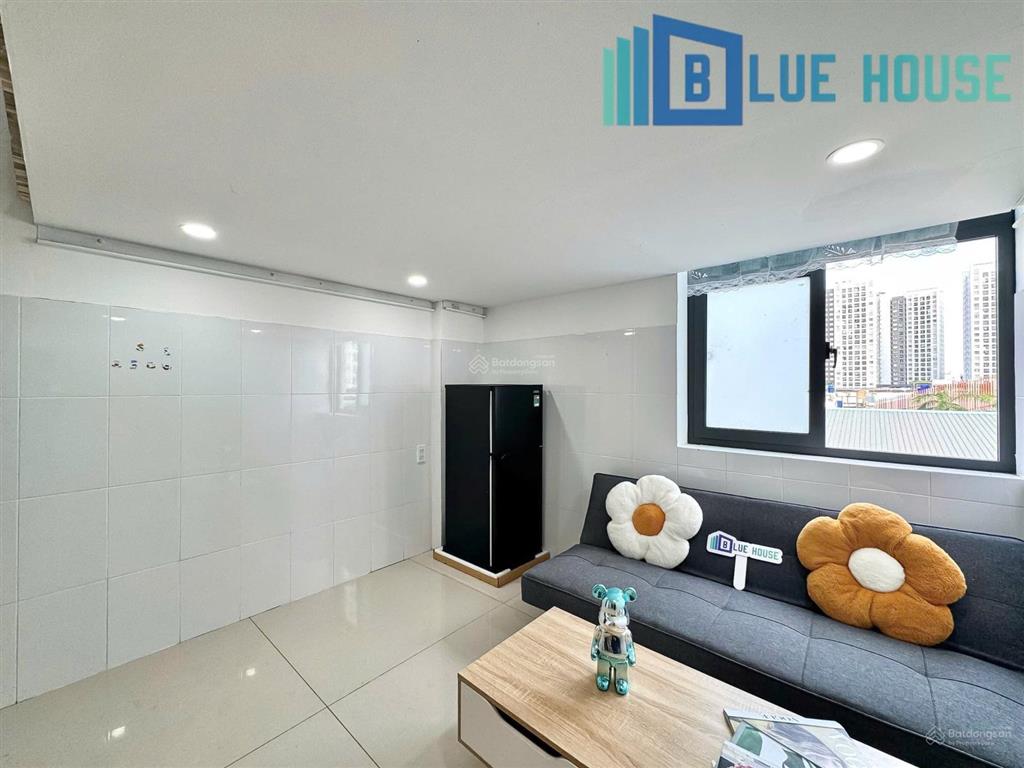 Phòng gác cao cửa sổ thoáng full nội thất hòa bình gần đầm sen ,đại học văn hiến .