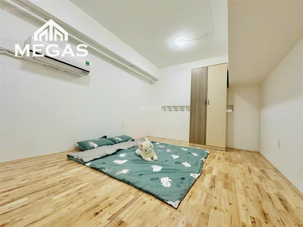 Phòng gác cao cửa sổ thoáng full nội thất hòa bình gần đầm sen ,đại học văn hiến .