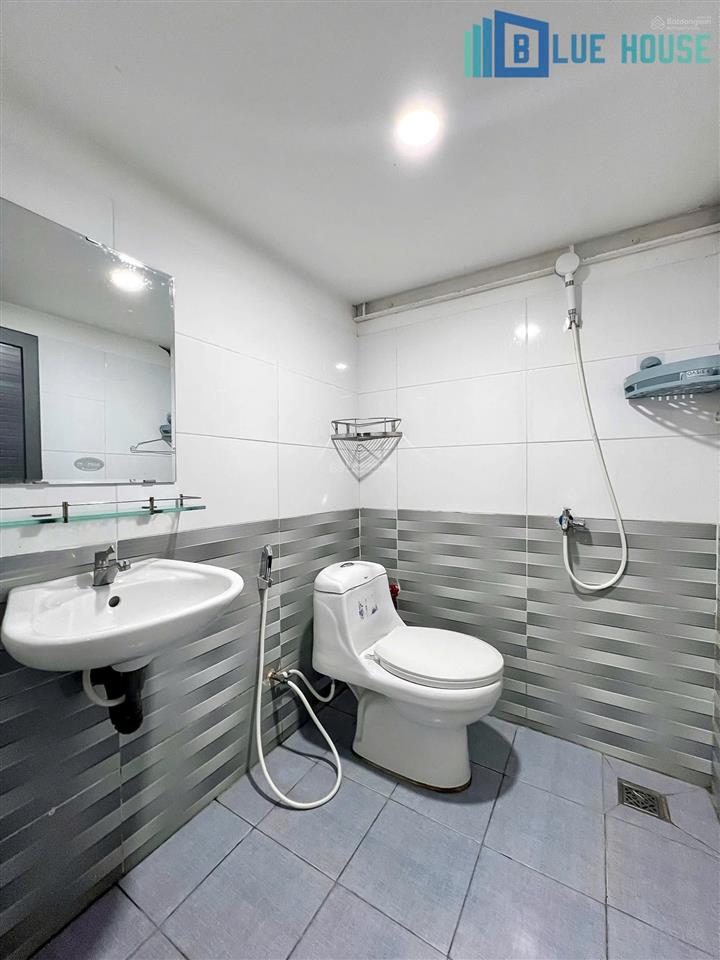Phòng gác cao cửa sổ thoáng full nội thất hòa bình gần đầm sen ,đại học văn hiến .