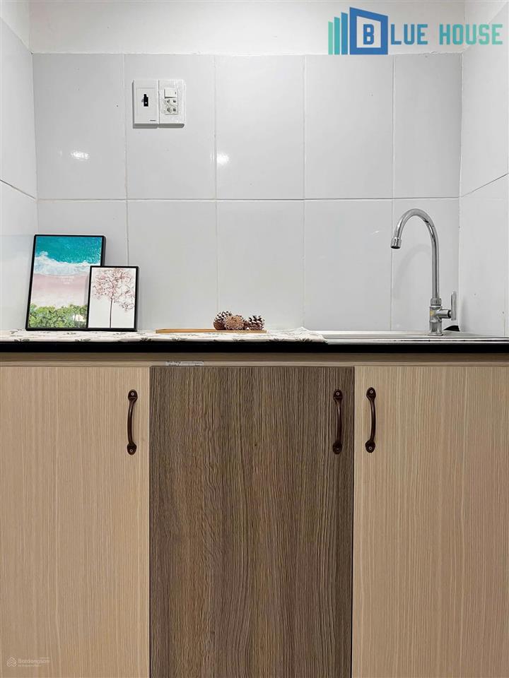 Phòng gác cao cửa sổ thoáng full nội thất hòa bình gần đầm sen ,đại học văn hiến .