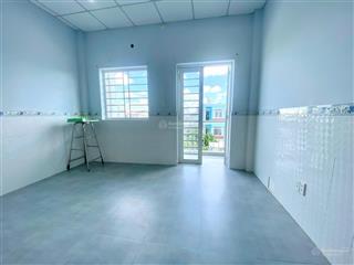 Phòng studio ban công  song hành nguyễn văn quá gân cầu tham lương