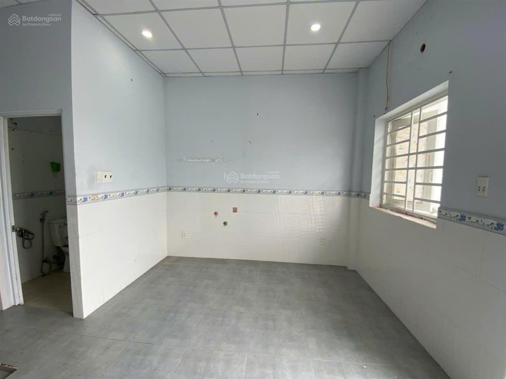 Phòng studio ban công  song hành nguyễn văn quá gân cầu tham lương
