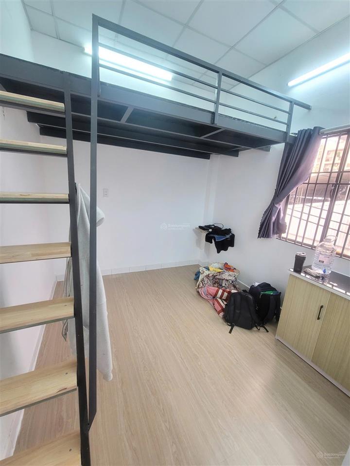 Phòng mới cửa sổ máy lạnh giá rẻ tân kỳ tân quý gần dh công thương