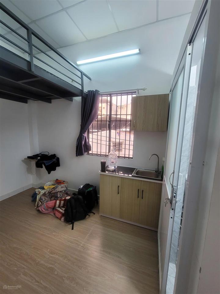 Phòng mới cửa sổ máy lạnh giá rẻ tân kỳ tân quý gần dh công thương