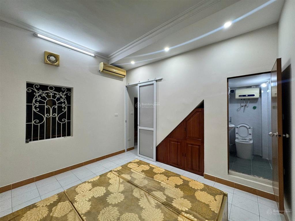 Cho thuê nhà riêng 20m², 8 triệu, 3 tầng 2pn, 2wc tại văn miếu, đống đa, hà nội