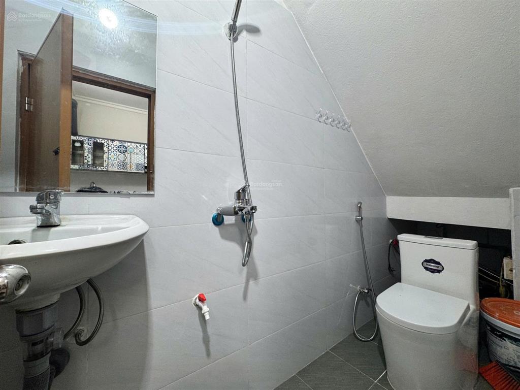 Cho thuê nhà riêng 20m², 8 triệu, 3 tầng 2pn, 2wc tại văn miếu, đống đa, hà nội