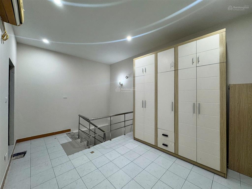 Cho thuê nhà riêng 20m², 8 triệu, 3 tầng 2pn, 2wc tại văn miếu, đống đa, hà nội